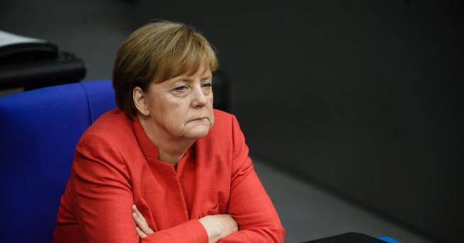 Германският канцлер Ангела Меркел омаловажи спора с баварските си съюзници
