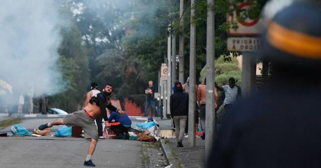 Френската полиция арестува 11 инициатори на улични безредици отново избухнали