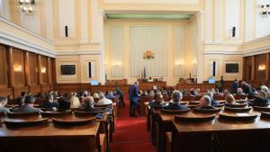 парламент депутати