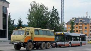 хибриден автобус