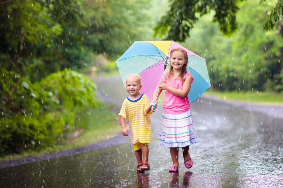  времето дъжд деца локва 