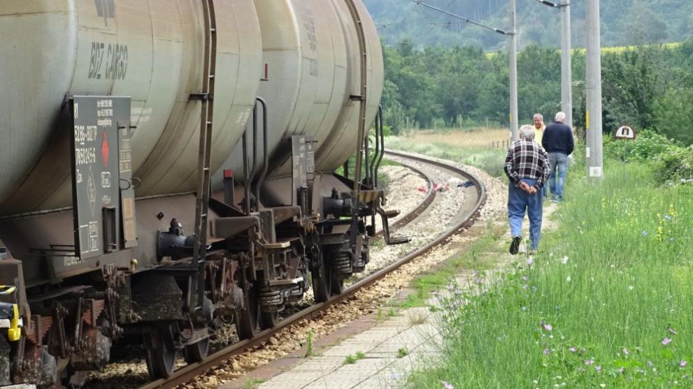 Влак прегази жена в района на Усойка