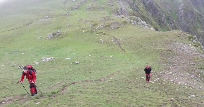 9 спасители от планинската служба в Сандански издирват група туристи