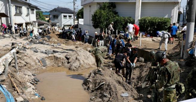 Най малко 179 са загиналите в наводненията и свлачищата в западната