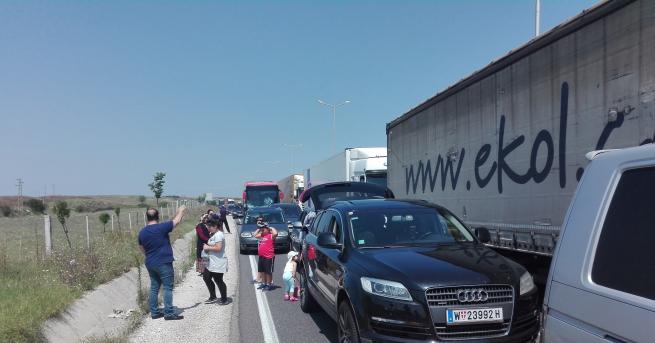 Протест блокира границата с Турция край СвиленградБлизо 20 тина собственици на
