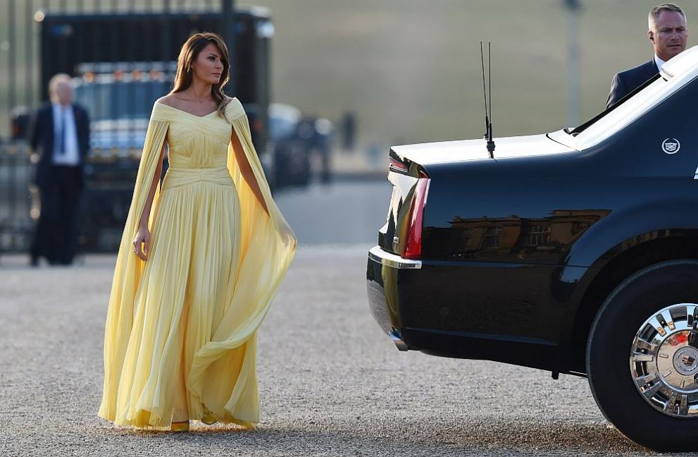  Доналд Тръмп и брачната половинка му Мелания участваха в двореца Бленъм на церемония вечеря в тяхна чест в първия ден от визитата на американския президент във Англия. 