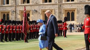 Доналд Тръмп и английската кралица