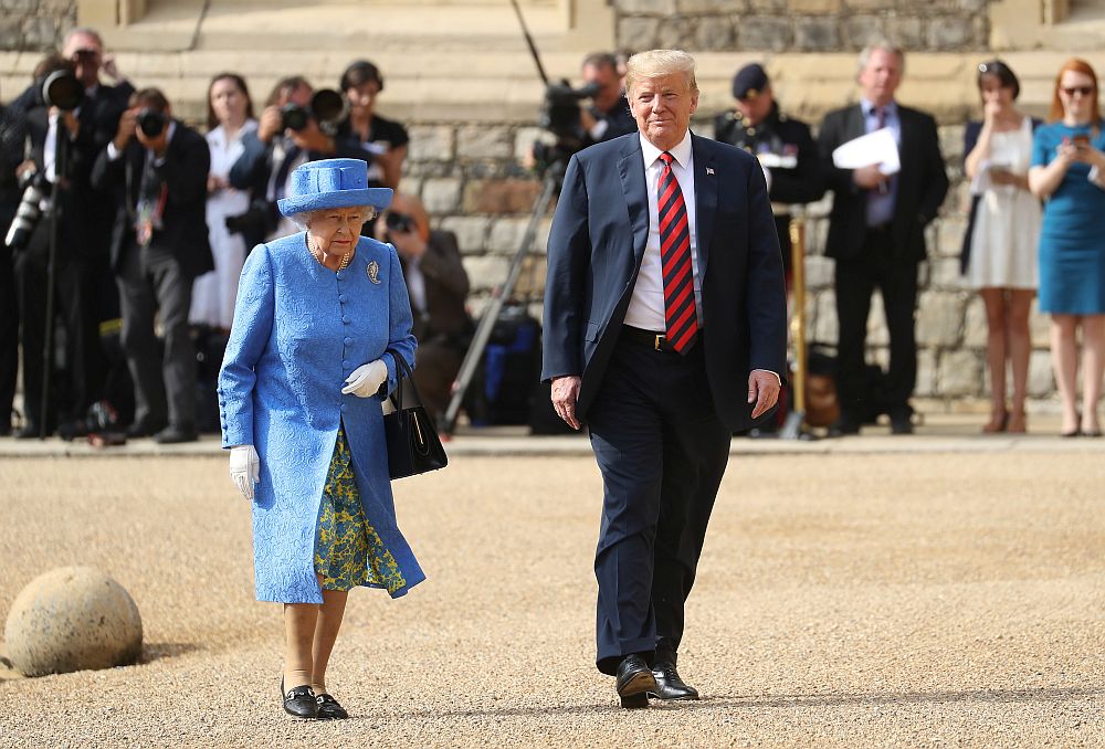 Доналд Тръмп и ослепителната Мелания при английската кралица