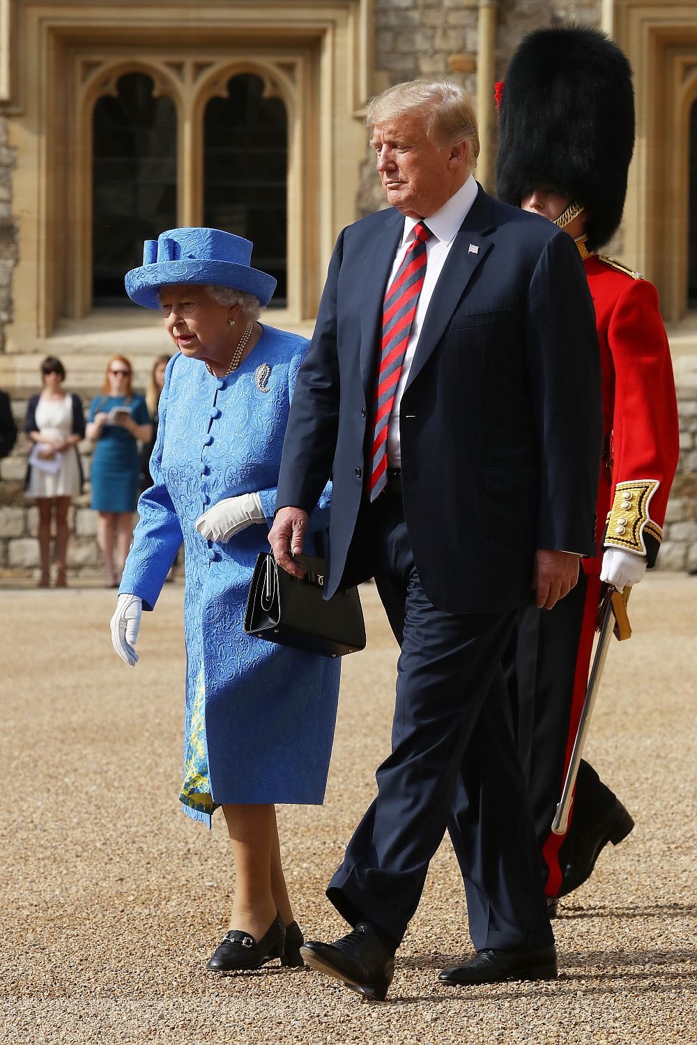 Доналд Тръмп и ослепителната Мелания при английската кралица