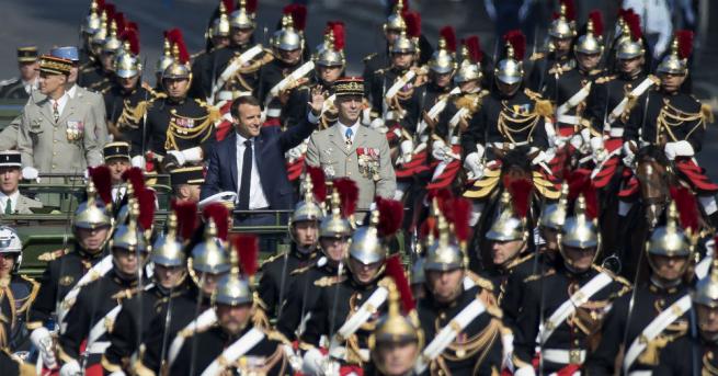 По традиция Франция отбеляза националния си празник с военен парад