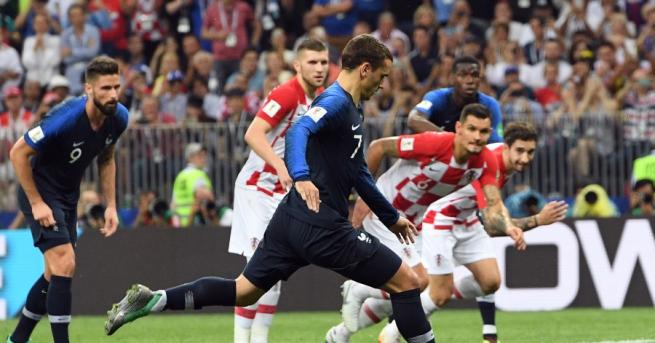 Франция поведе във финалния мач за купата на Мондиал 2018.