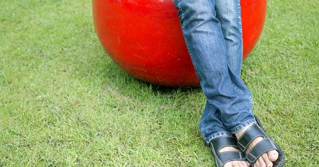 Мъжете вече няма да се срамуват да носят летни сандали