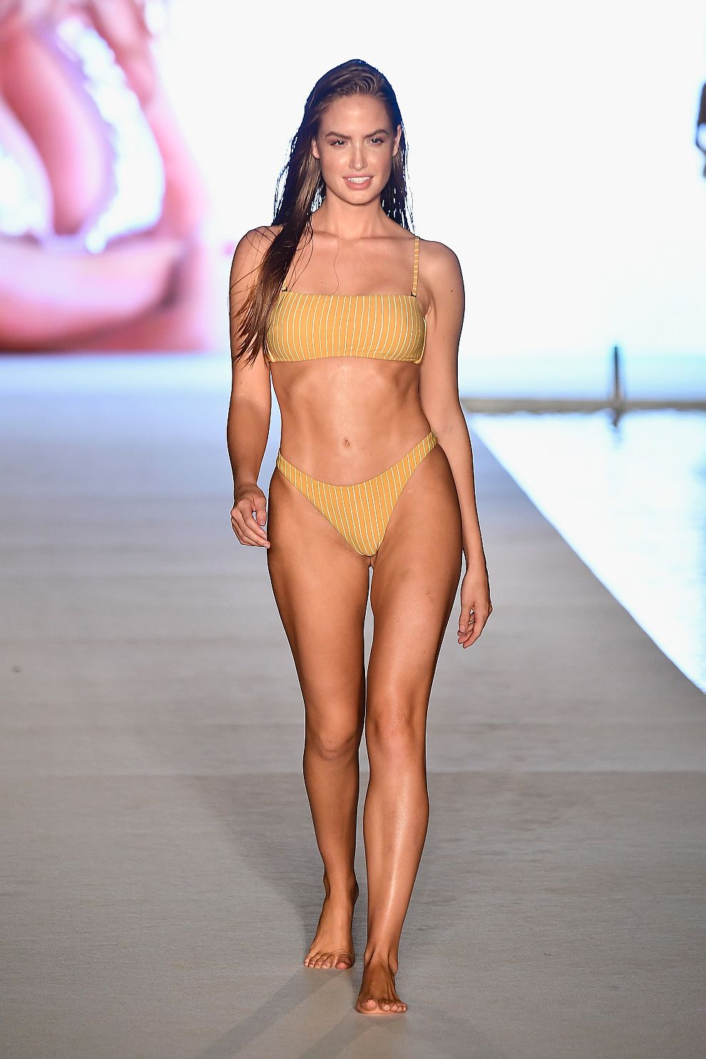 Банските на Sports Illustrated на изложението „Miami Swim Week“ в Маями