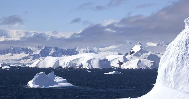 От всички континенти Антарктида крие най много загадки Затова учени използваха