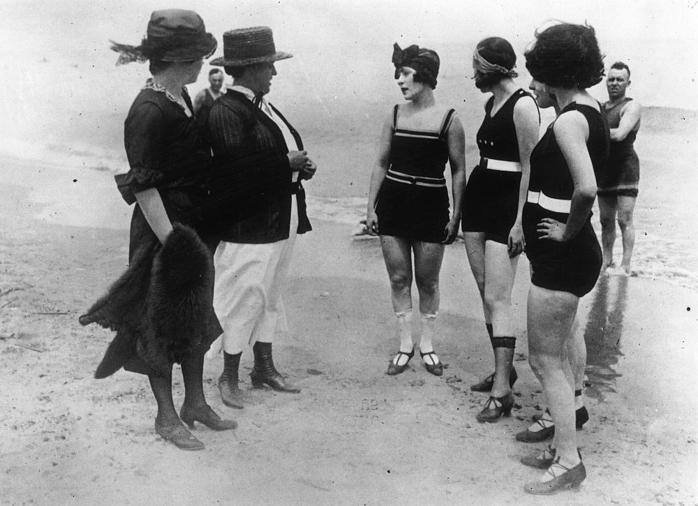 1922