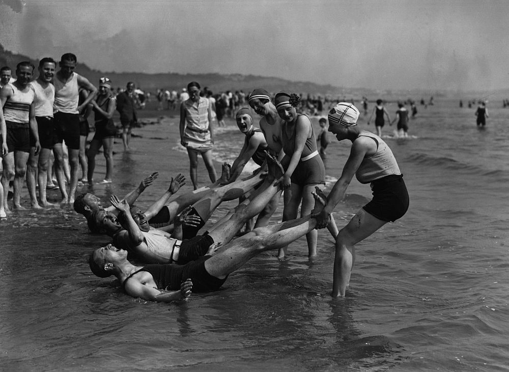 1928