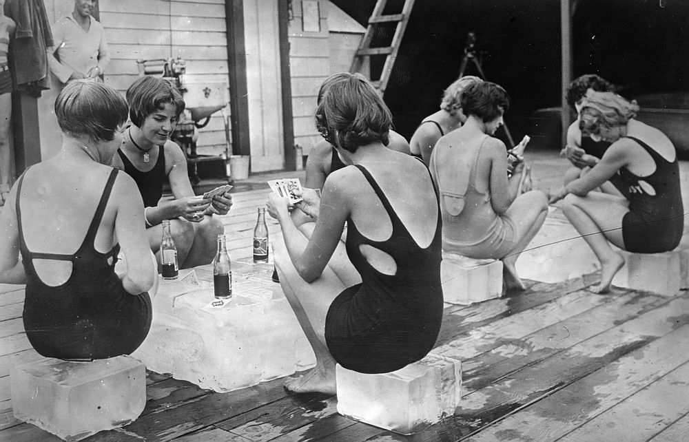 1929