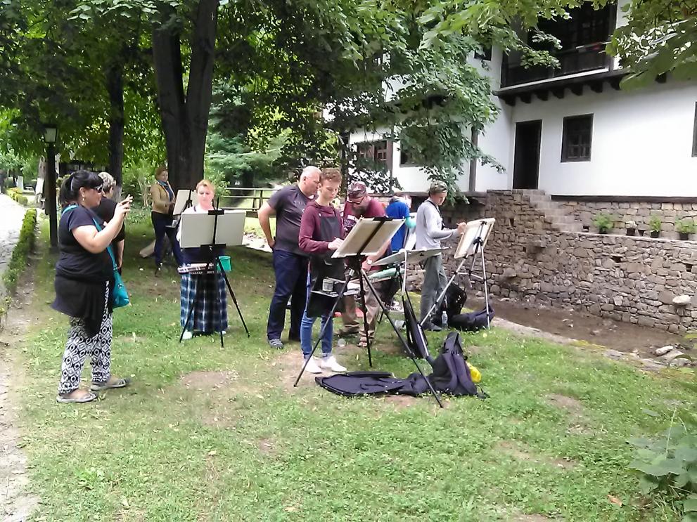 Ходужници пресъздават възрожденската архитектура