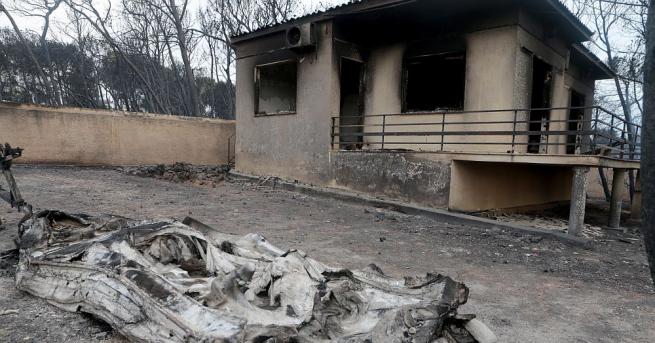 Спасители търсят оцелели след опустошителния огън 81 са вече жертвите