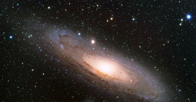 Андромеда нашият най близък галактически съсед крие тъмно минало Американски