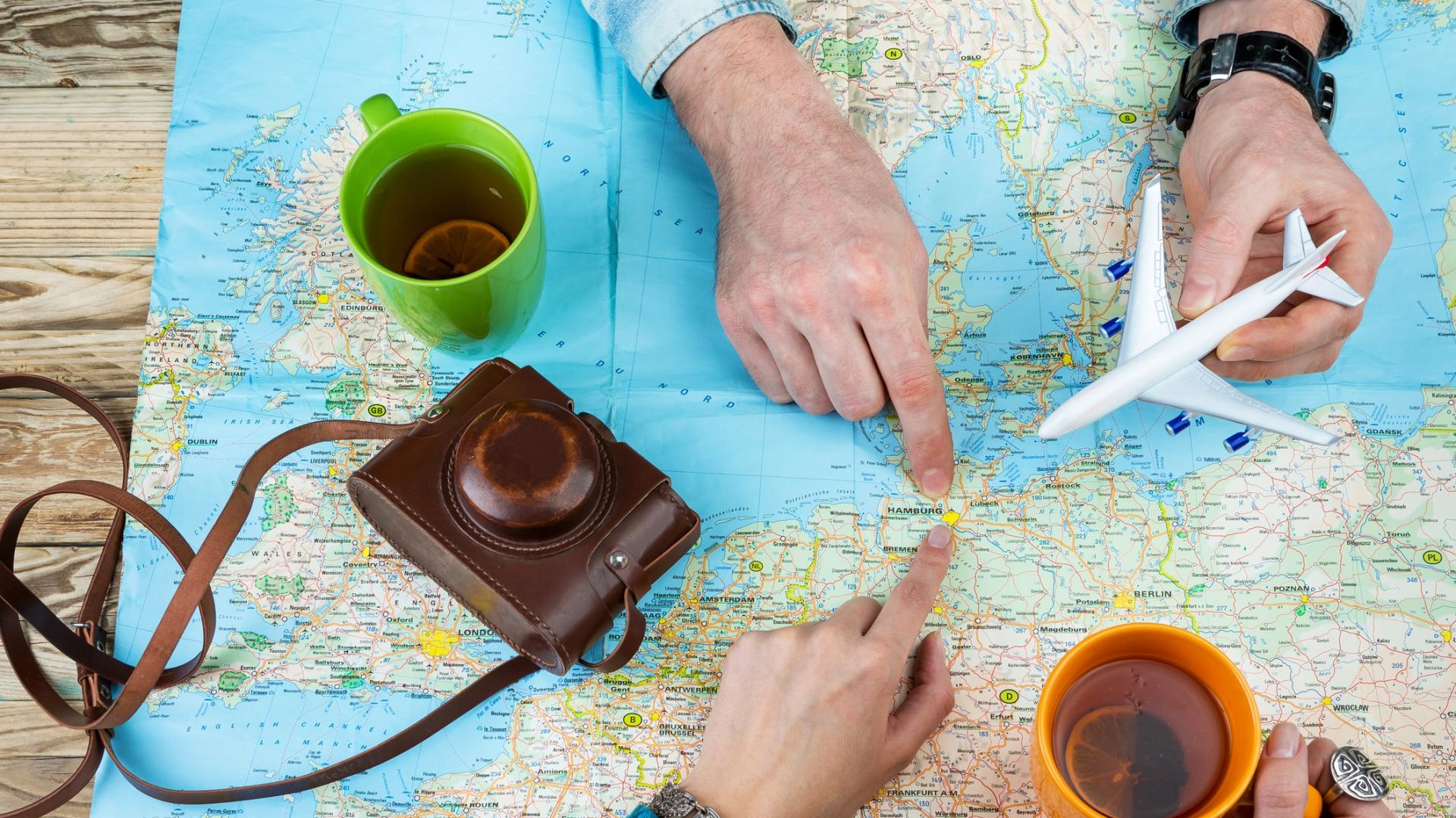 Стягайте багажа С толкова много места които трябва да се