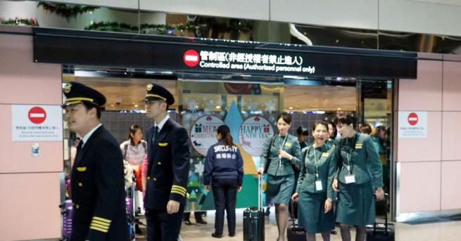 Самолет на китайската авиокомпания Еър Чайна изпълняващ полет от Париж