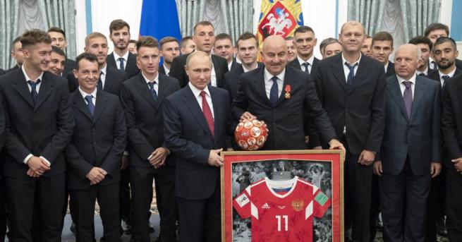 Президентът на Русия Владимир Путин награди на специална церемония треньорите