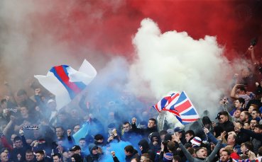 Фенове на Рейнджърс и Уигън си спретнаха здрав кьотек