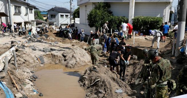 Над 300 души починаха в Япония вследствие на природни бедствия