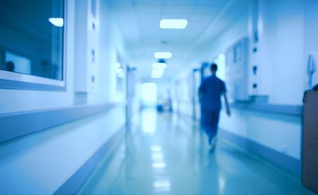 След смъртта на родилка: Напрежение в болницата в Русе (ВИДЕО)
