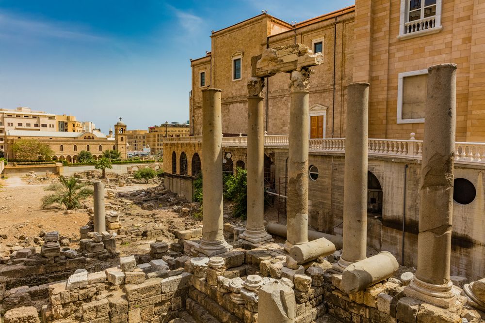 <strong>10. Бейрут, Ливан</strong><br>
<br>
Столицата на Ливан се обитава от повече от 5000 години. Първите доказателства за активността на града датират от 3000 години преди новата ера. Разкопки в града разкриват финикийски, елински, римски, арабски и османски руини, а в момента Бейрут е атрактивна туристическа дестинация.