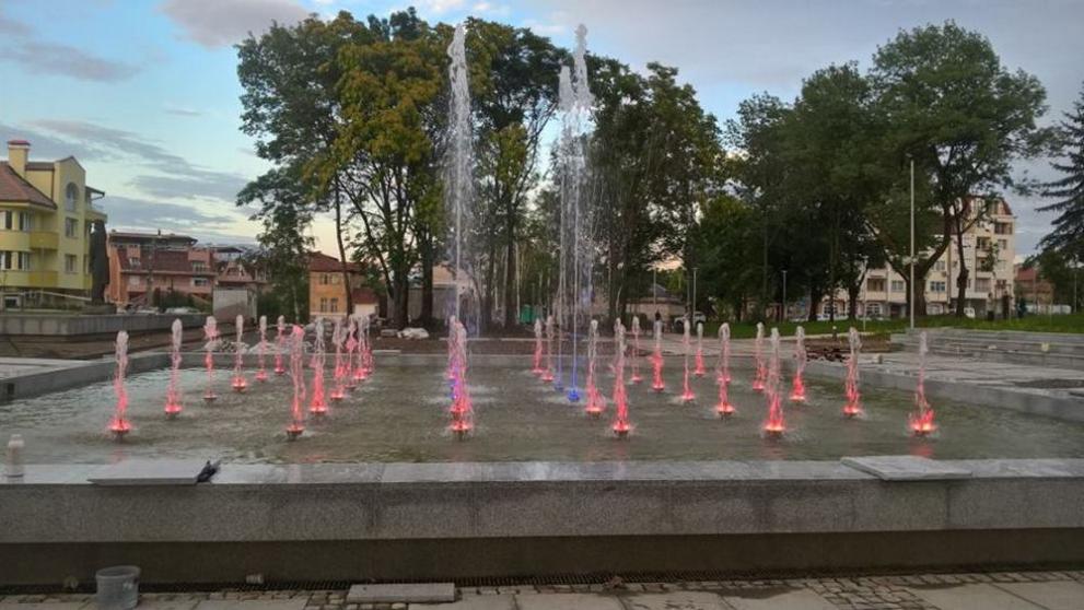  Кюстендил към този момент си има фонтани 