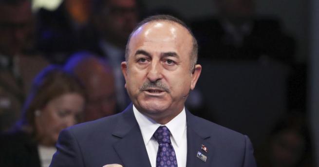 Турция осъди наложените от Съединените щати санкции на нейни министри