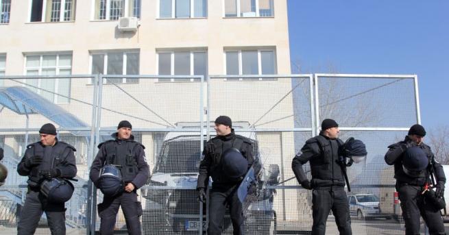 Антимафиоти са блокирали входовете и изходите на Бургас заради спецакция