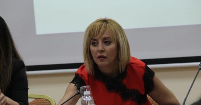 Омбудсманът Мая Манолова ще поиска отпадане на подоходния критерий при
