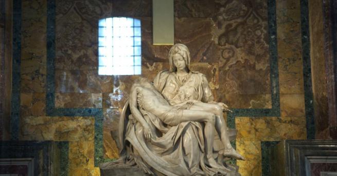 Когато изработва една от най известните си творби Пиета Микеланджело ди