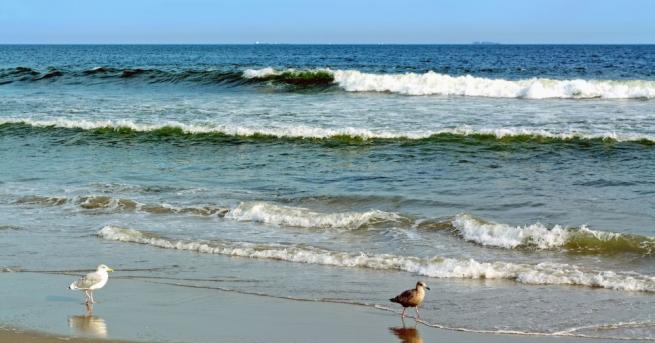 Атмосферното налягане е малко по високо от средното за месеца и