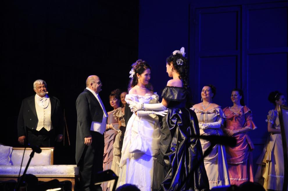 С "Травиата" започнаха летните вечери на операта във Видин.