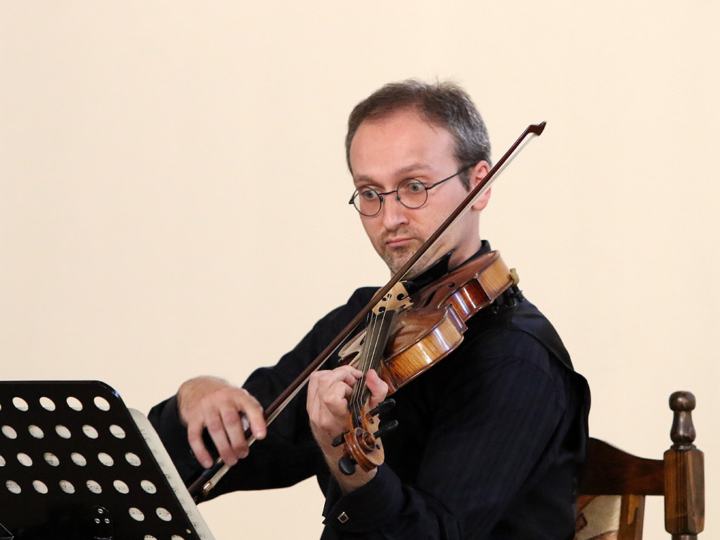 "Неотъпкана Пътека" е фестивал за камерна класическа музика, чието първо издание ще се състои от 3 до 6 август 2018 г. Концертите ще бъдат в село Ковачевица и град Гоце Делчев, съответно в читалище “Светлина” и Дома на културата.