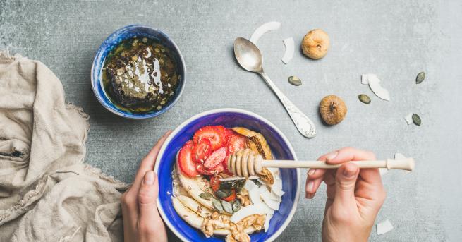 Добрата закуска особено когато е богата на протеини намалява натрапчивото желание за определени храни по късно