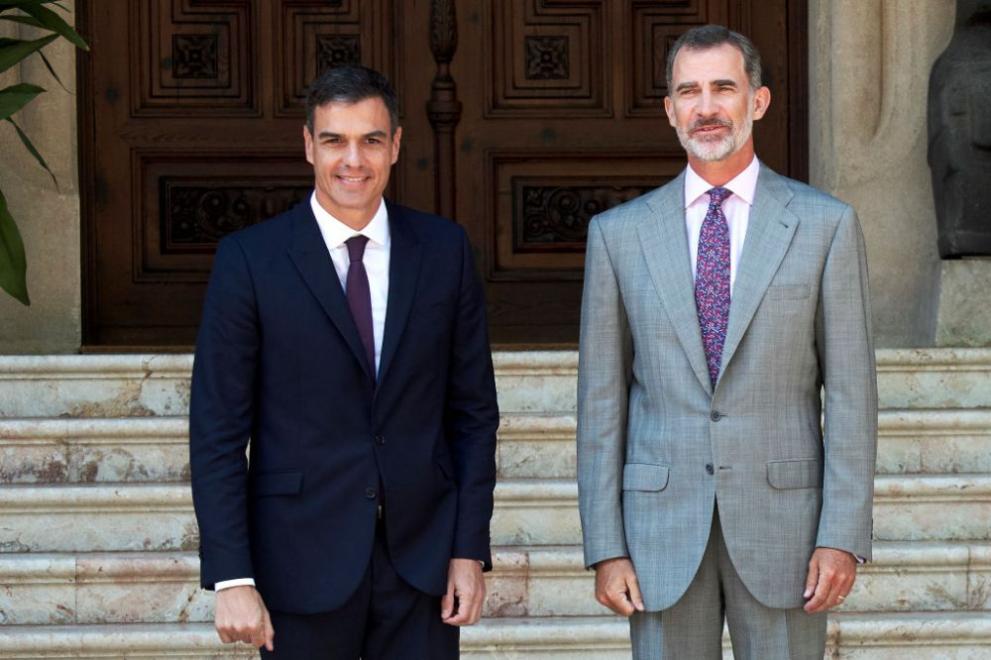  Испанският министър председател и брачната половинка му на посетители на Фелипе и Летисия 
