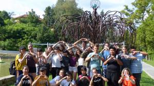 Българи и японци заздравиха приятелството си с катинар на дървото