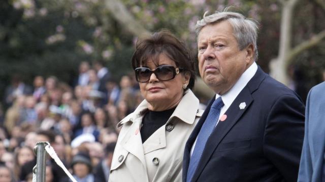 Родителите на Мелания Тръмп станаха американски граждани