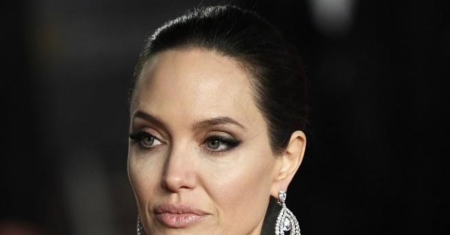 Известната холивудска актриса Анджелина Джоли е приета в болница с