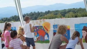 Изкуството намери място на депото