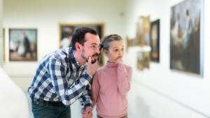 мъж дете музей