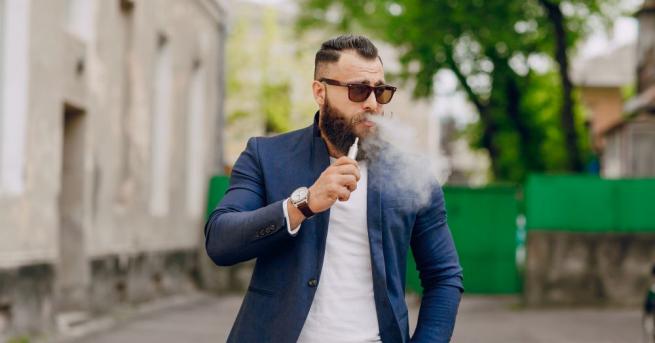 Хората които пушат електронни цигари по често са засегнати от сърдечни