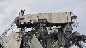 Италия мост Генуа рухнал трагедия