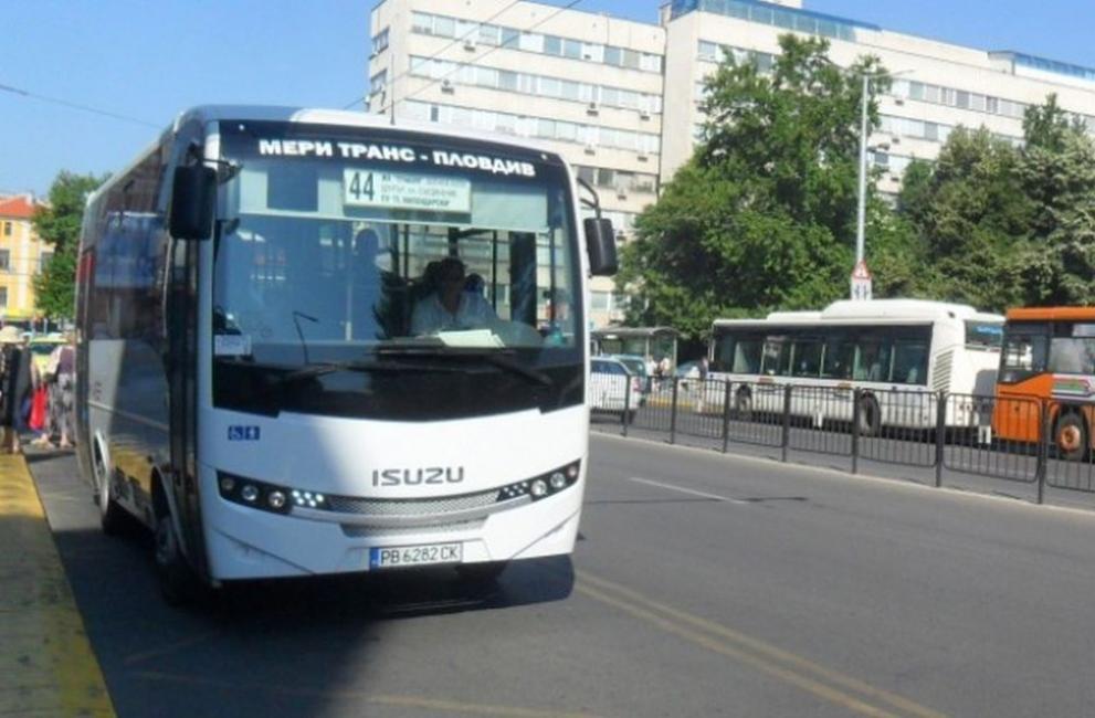 78-годишна жена пострада при падане в автобус от градския транспорт