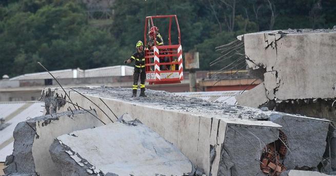 Спасително-издирвателната операция за изчезналите след рухването на моста Моранди на
